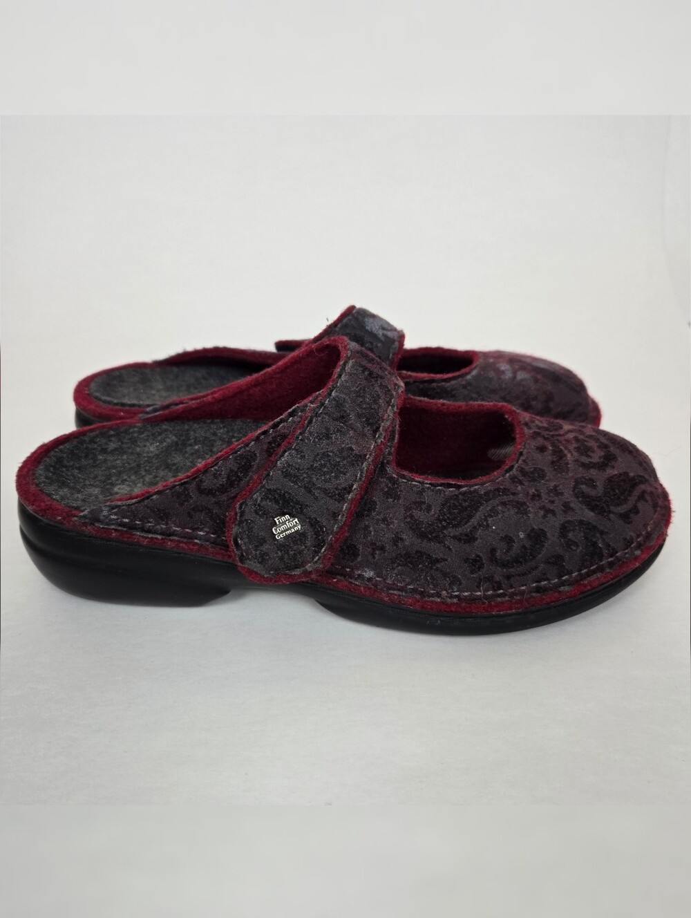FINN COMFORT Embossed Fabric Clogs - Picture 4 of 14